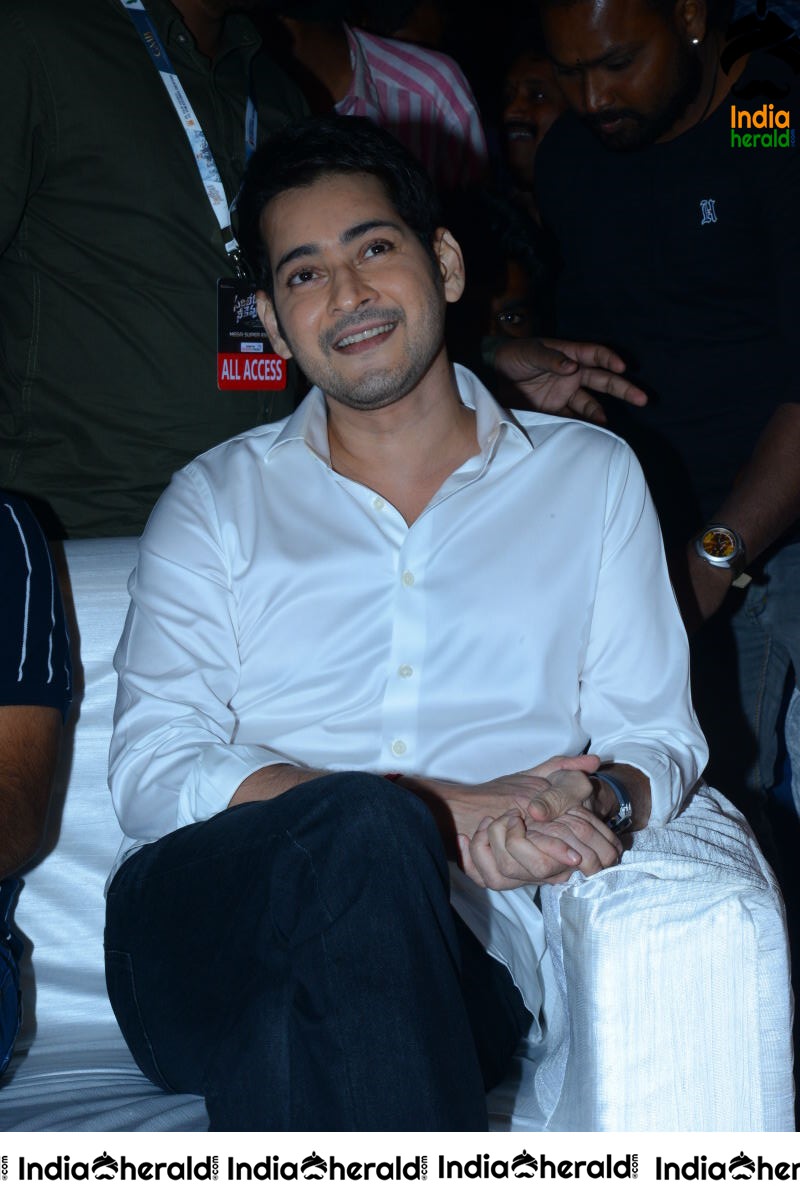 Actor Mahesh Babu Photos from Sarileru Neekevvaru event Set 1