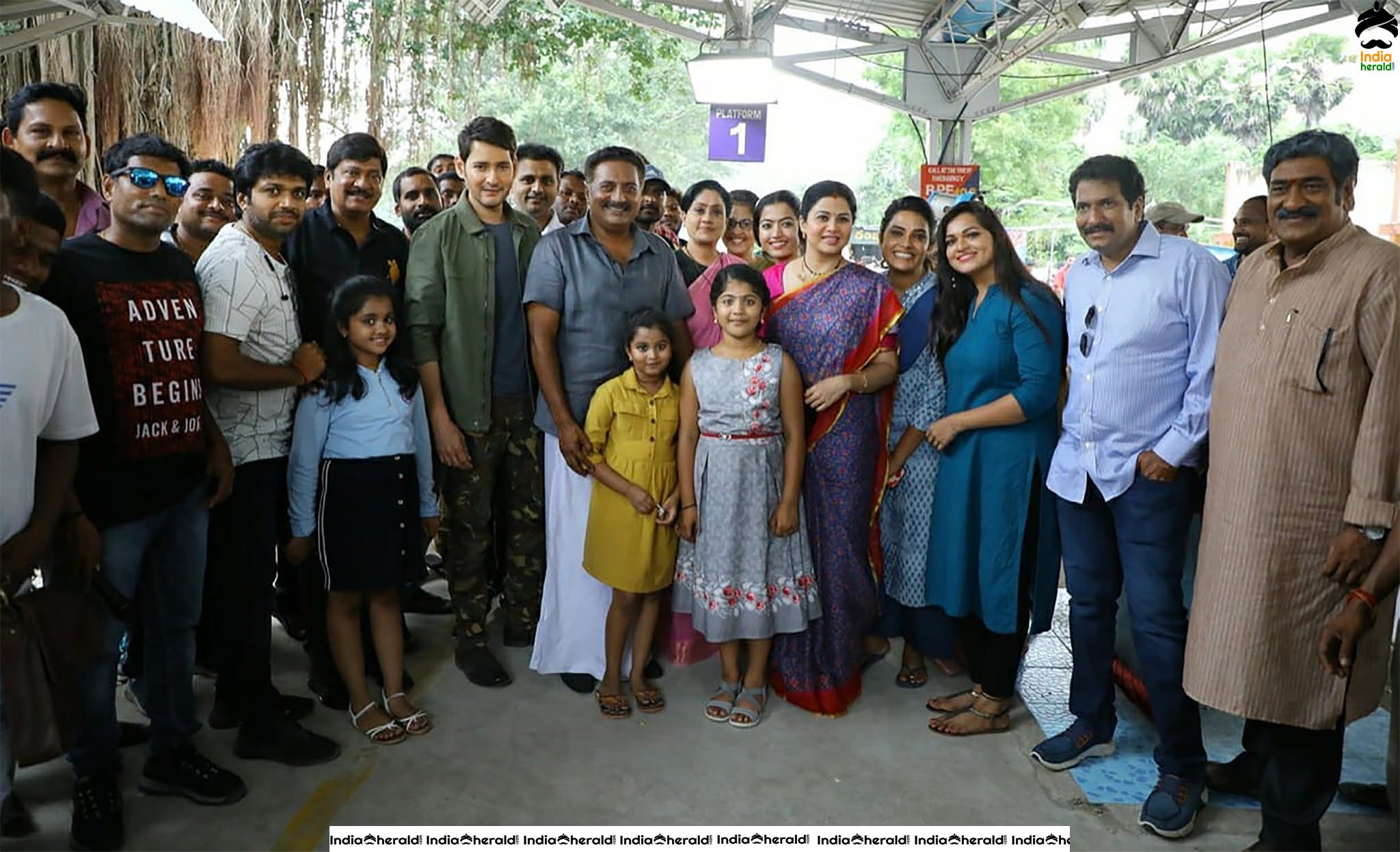 Actor Mahesh Babu recently clicked on the sets of Sarileru Neekevvaru