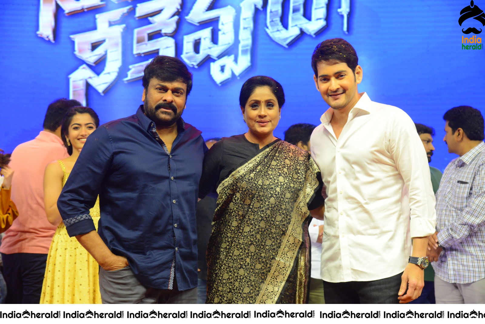 Actor Mahesh Babu snapped with Chiranjeevi and Vijayshanthi Set 2