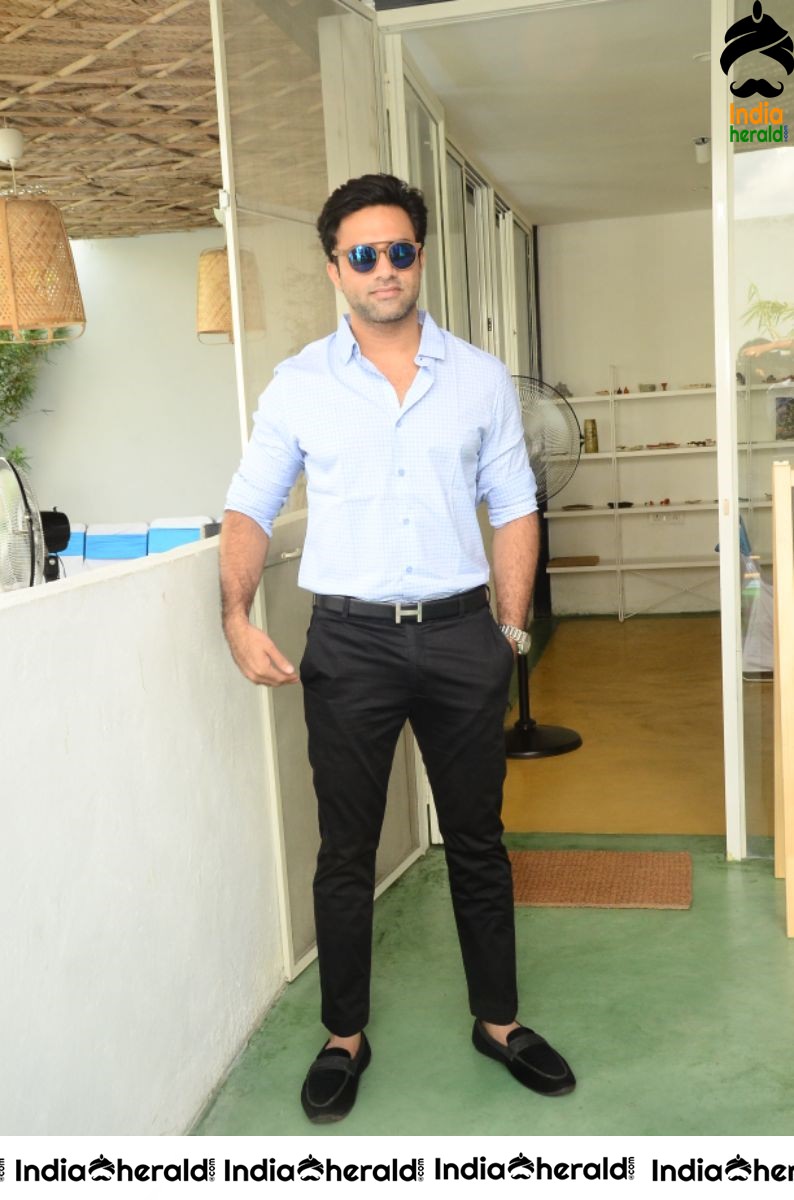 Actor Navdeep Looking Stylish in these latest clicks Set 1