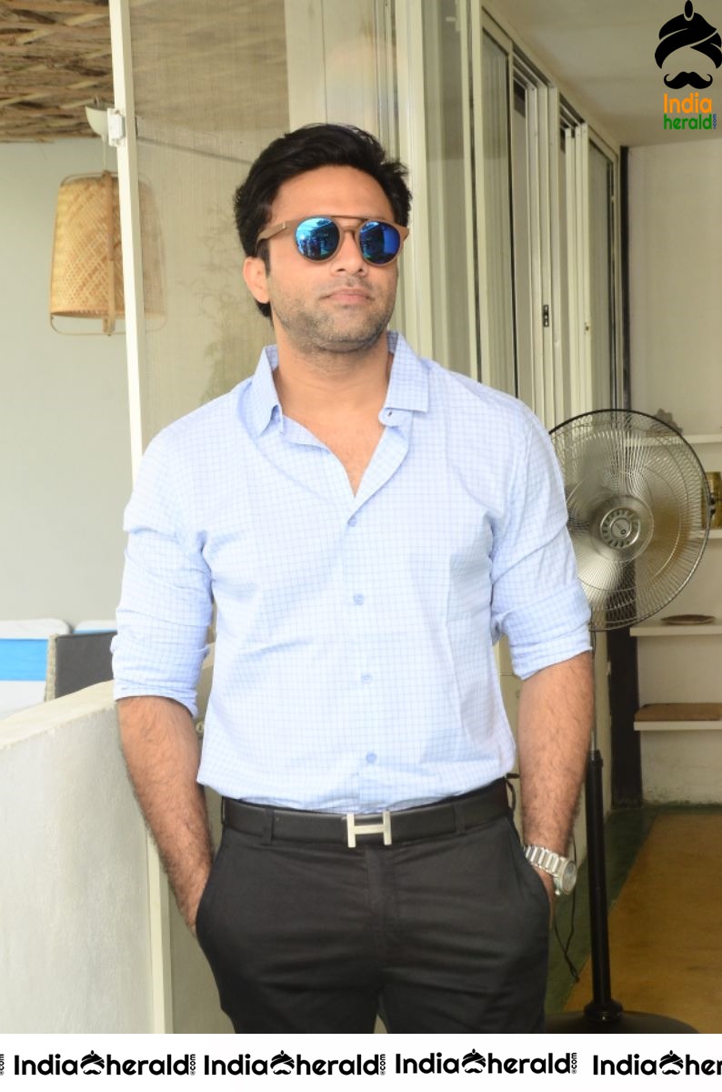 Actor Navdeep Looking Stylish in these latest clicks Set 1