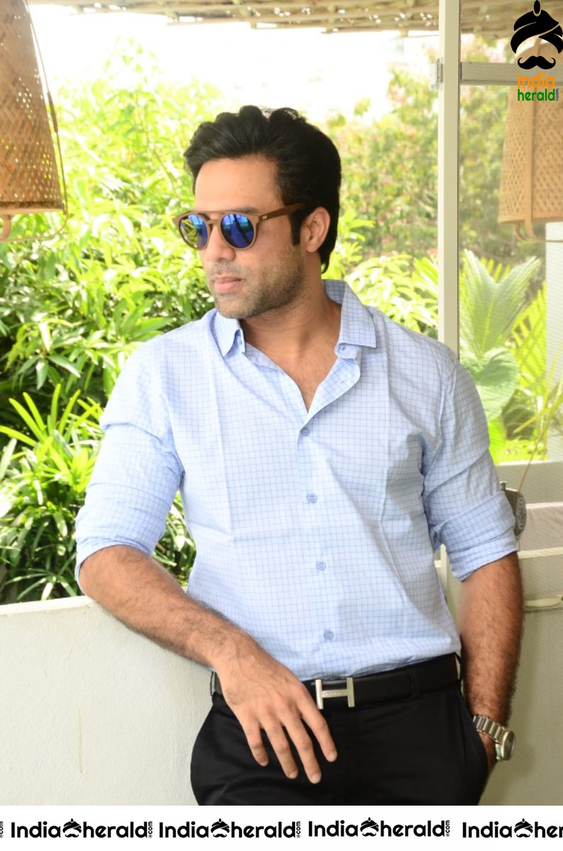 Actor Navdeep Looking Stylish in these latest clicks Set 1