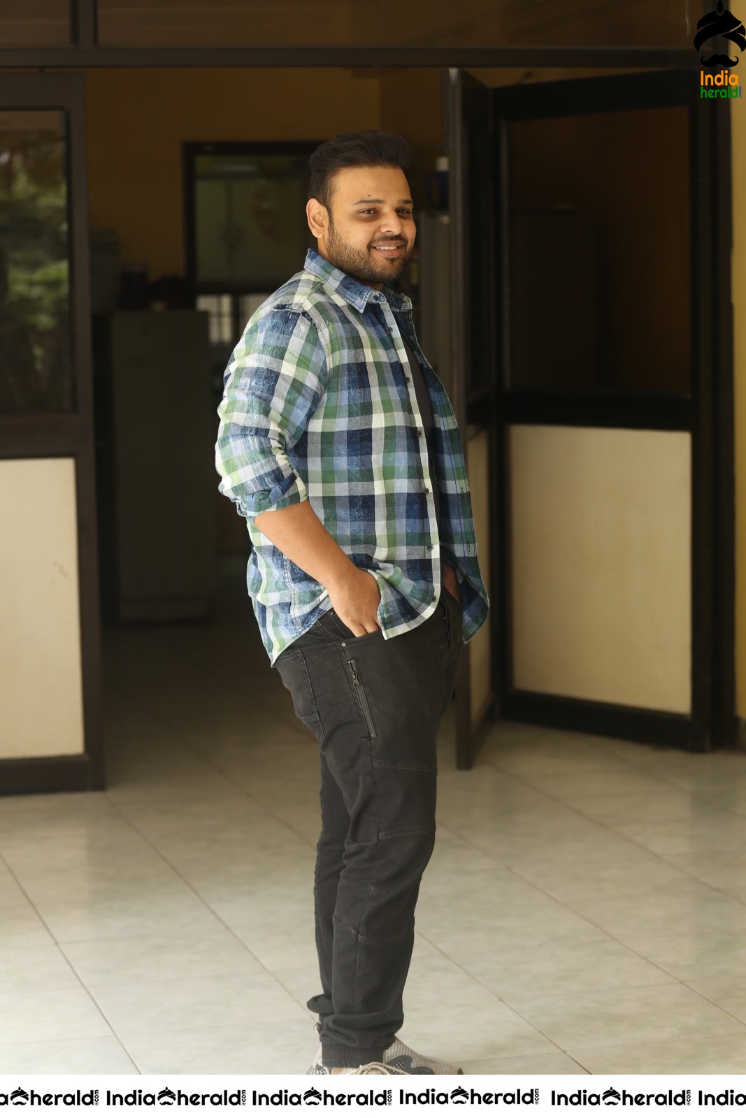 Actor Navin VijayKrishna Interview Latest Stills Set 1