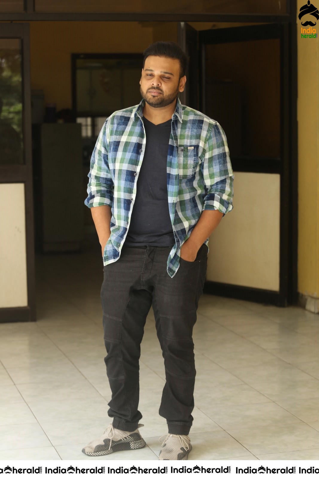 Actor Navin VijayKrishna Latest Interview Photos