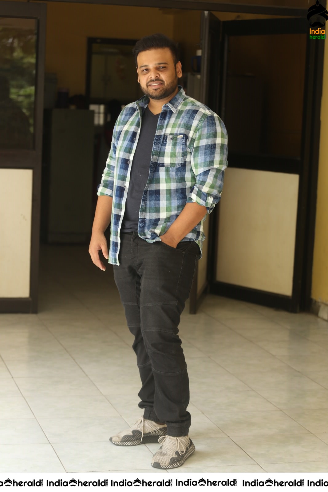 Actor Navin VijayKrishna Latest Interview Photos