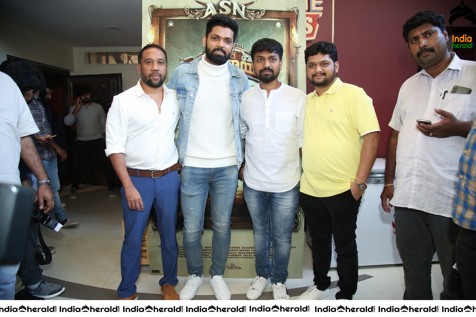 Actor Rakshit Shetty seen with the crew of Avane Srimannarayana Set 2