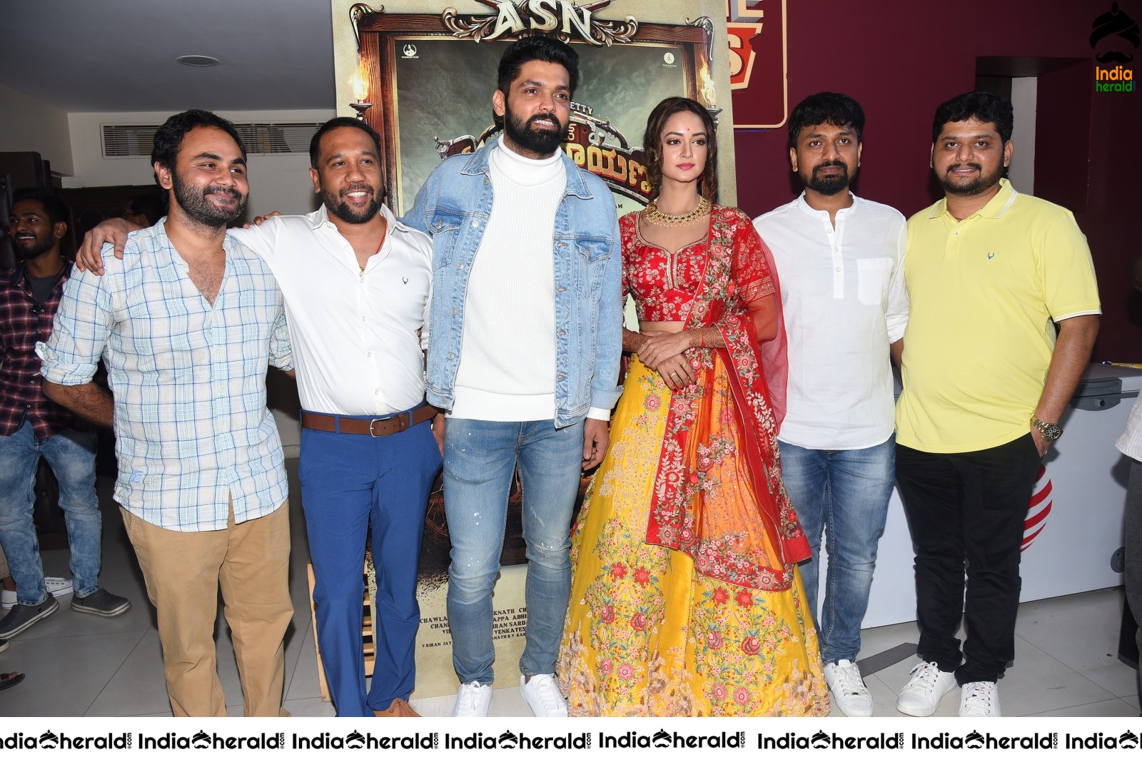 Actor Rakshit Shetty takes Group Photos with Athadu Sriman Narayana Crew Set 2