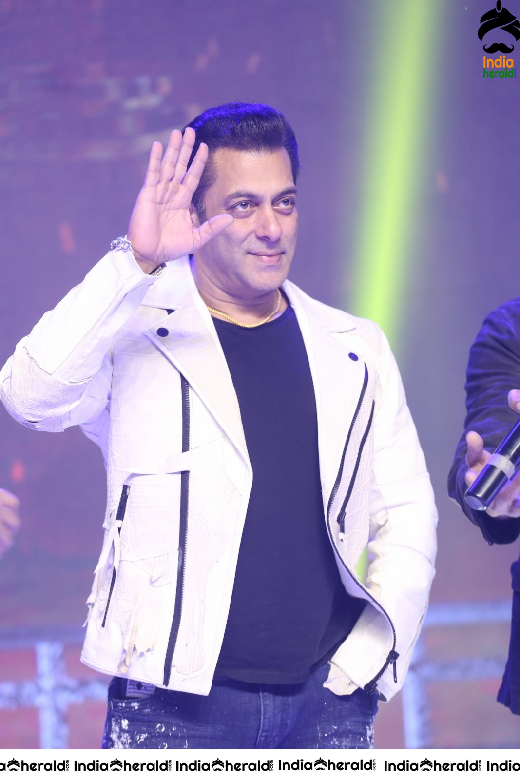 Actor Salman Khan Looking Stylish in these Latest Stills Set 2