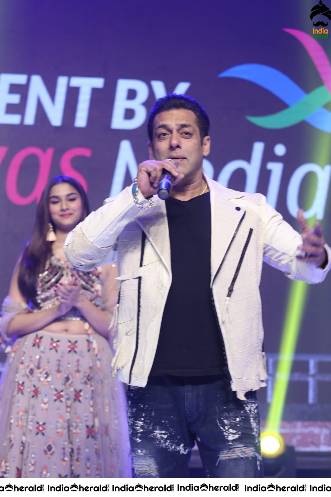 Actor Salman Khan Powerful Speech On the Stage Set 2