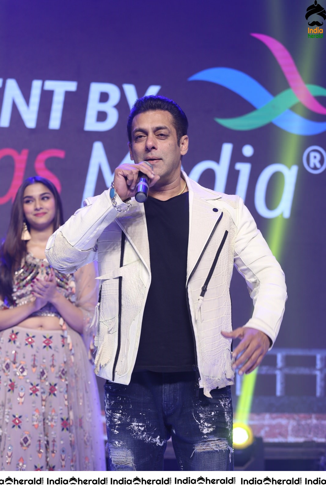 Actor Salman Khan Powerful Speech On the Stage Set 2