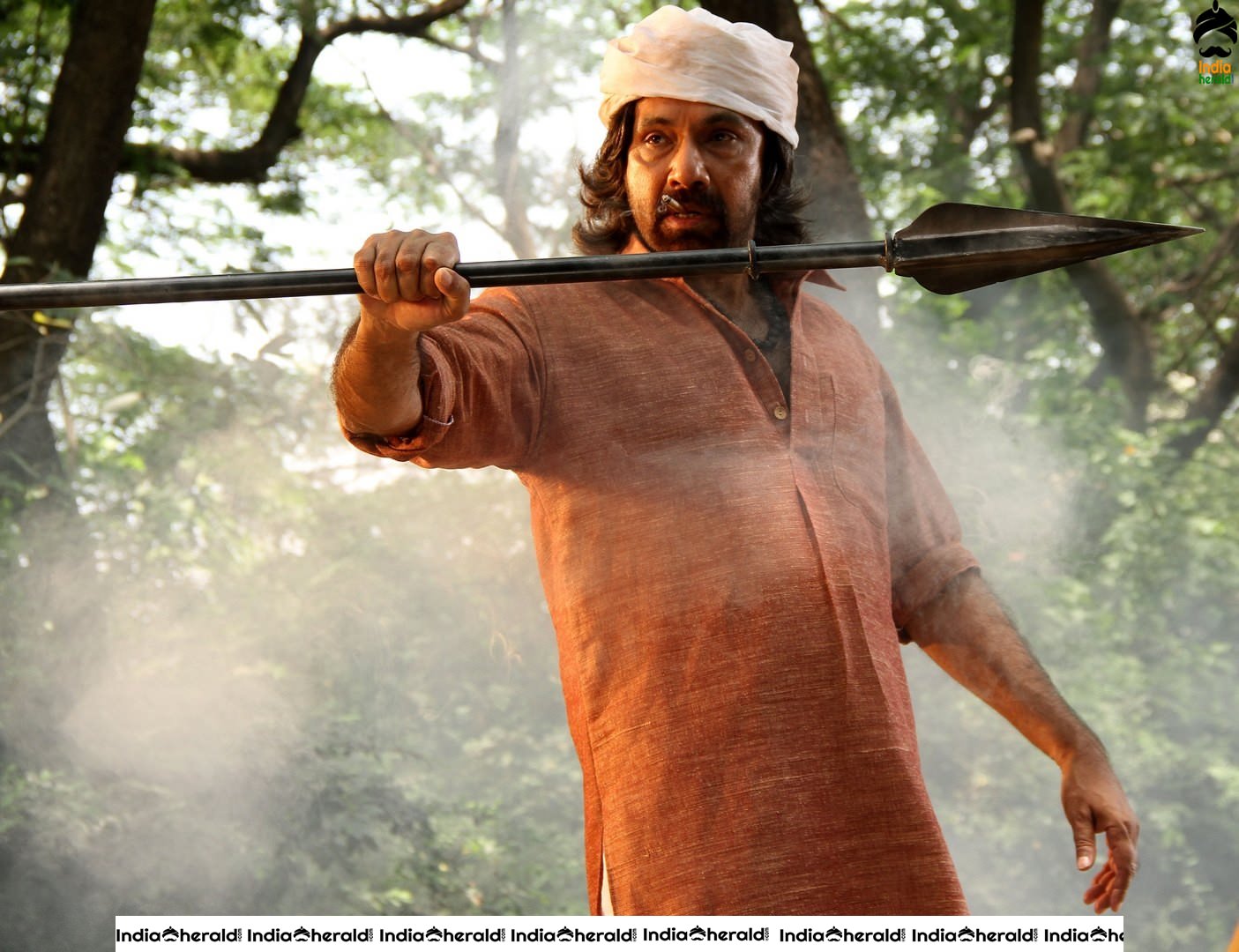 Actor Sibiraj and Sathyaraj Unseen Stills from Jackson Durai Set 1