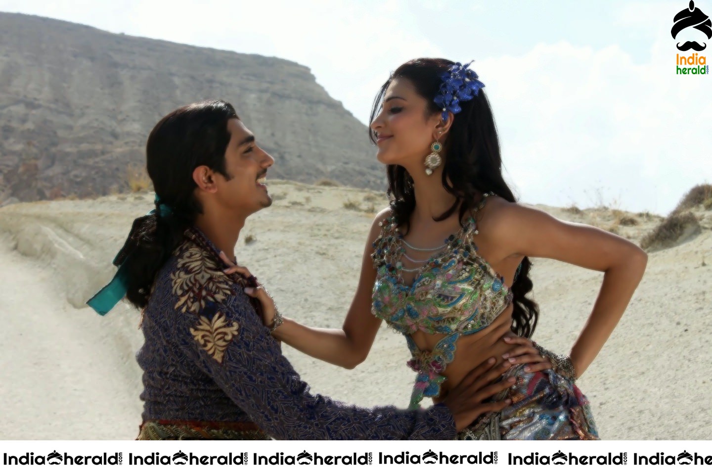 Actor Siddharth Photos with Hot Shruti Haasan and Samantha Set 1