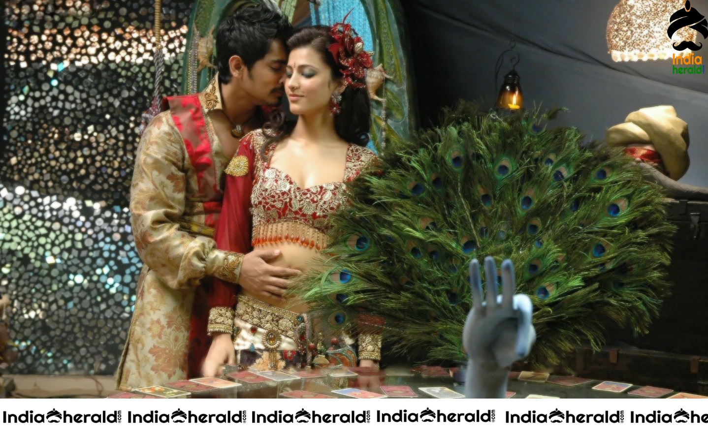 Actor Siddharth Photos with Hot Shruti Haasan and Samantha Set 2
