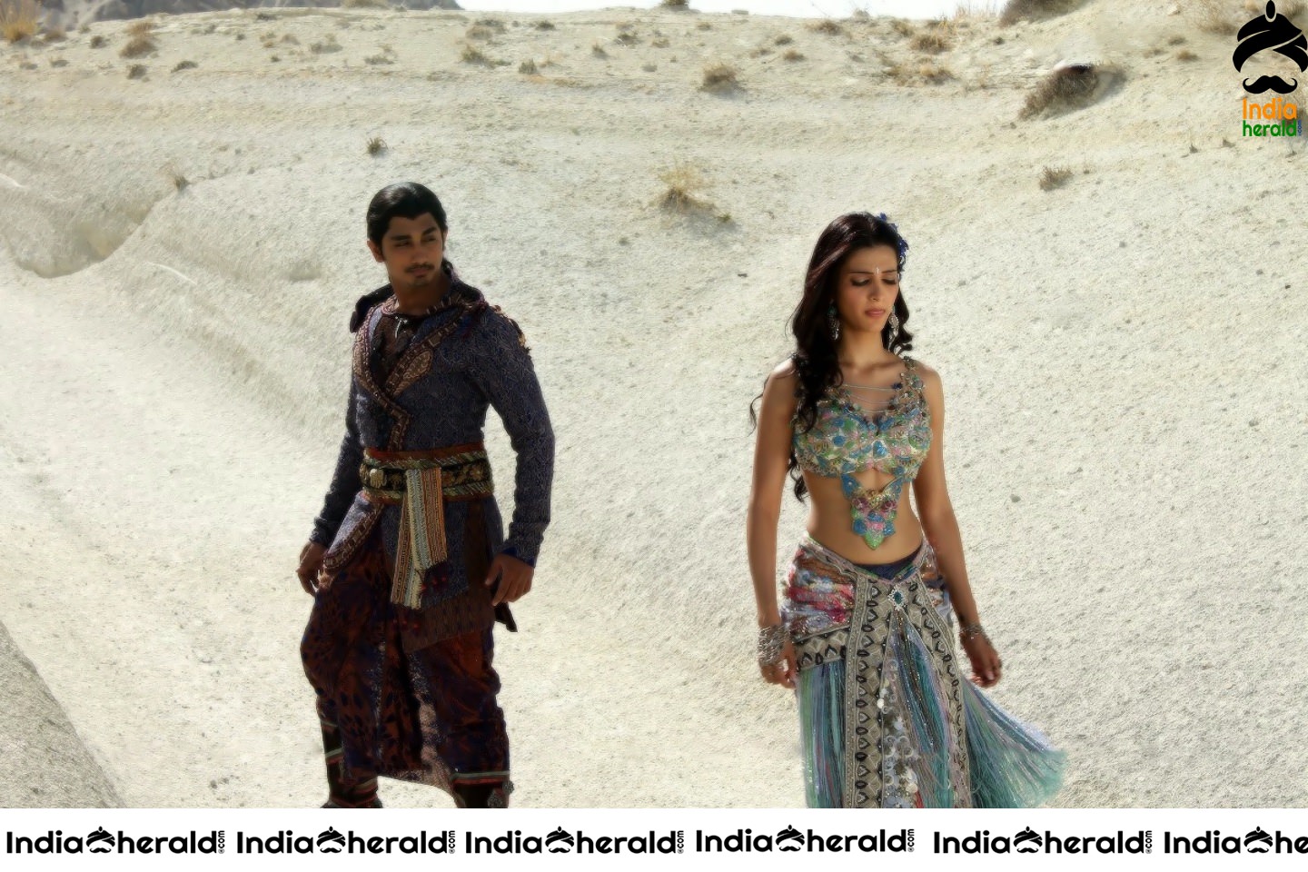 Actor Siddharth Photos with Hot Shruti Haasan and Samantha Set 2