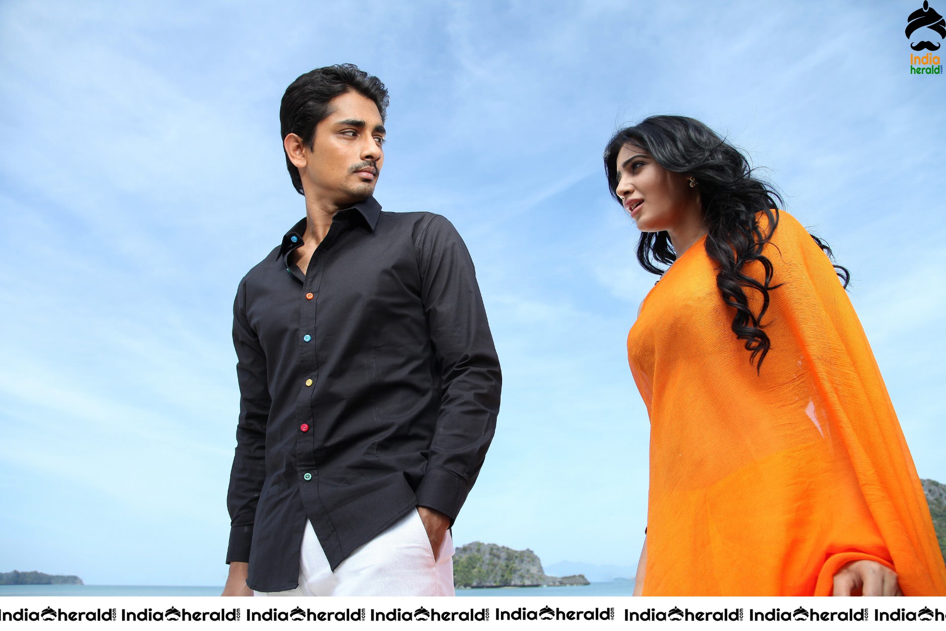 Actor Siddharth Photos with Hot Shruti Haasan and Samantha Set 4