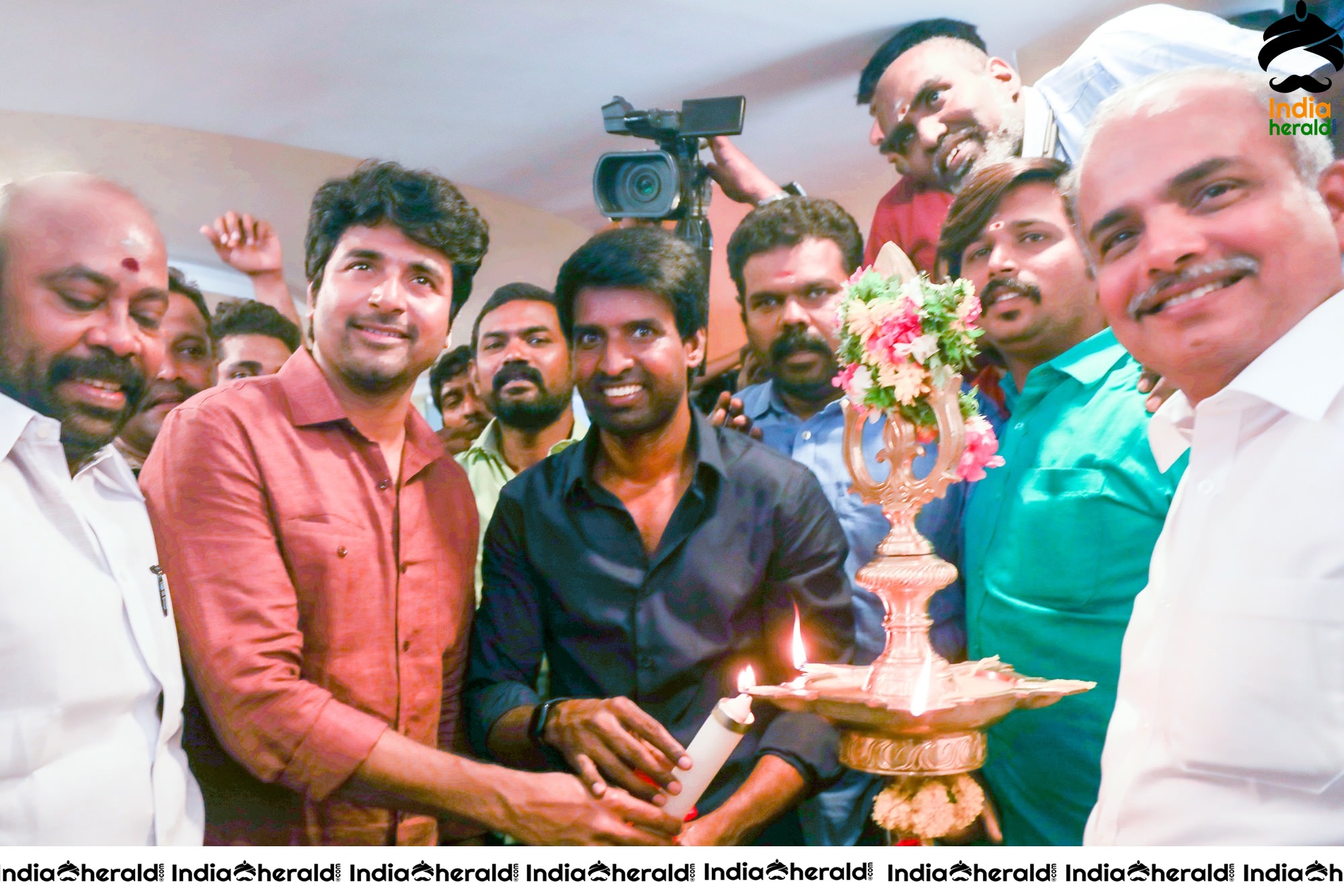 Actor Siva Karthikeyan Opened Comedy Actor Soori Restaurant in Madurai