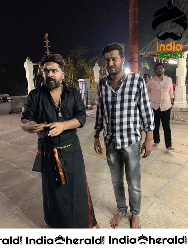 Actor STR goes to Sabarimalai