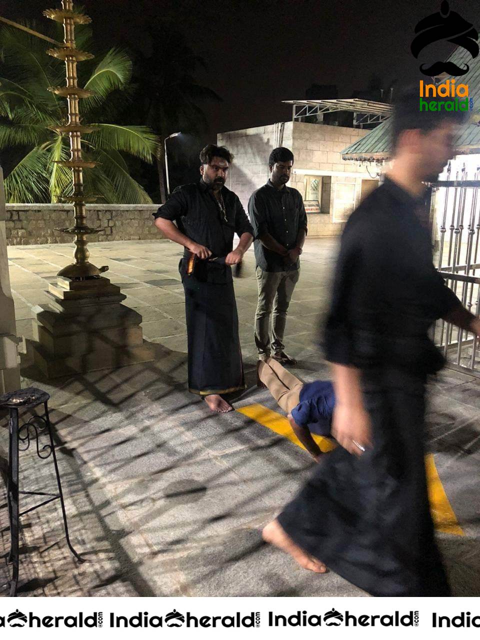 Actor STR goes to Sabarimalai