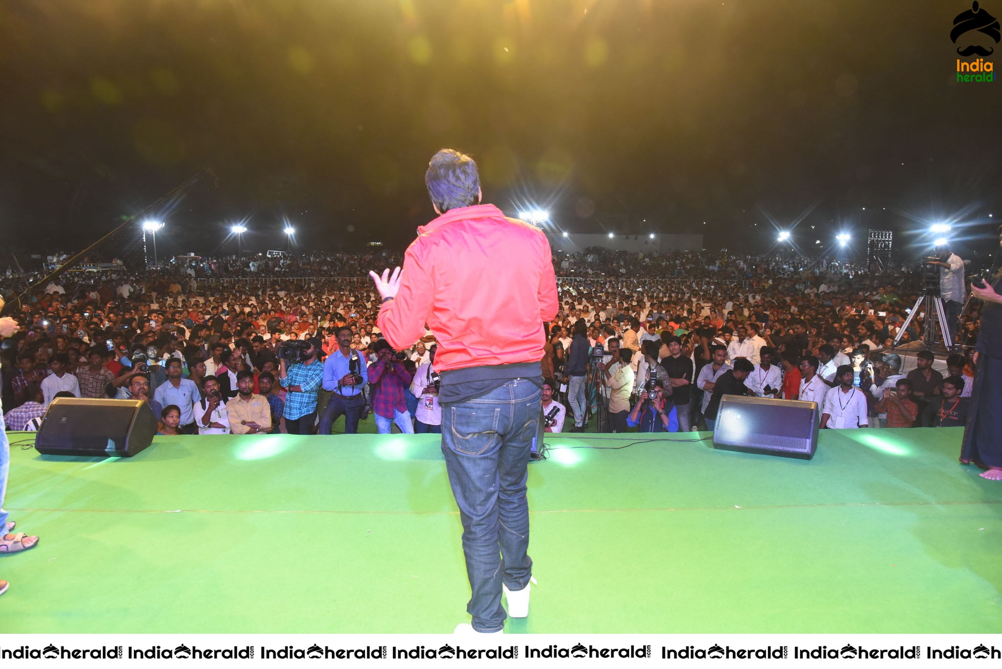 Actor Sundeep Kishan makes a good Pep Talk before a Huge Crowd Set 2