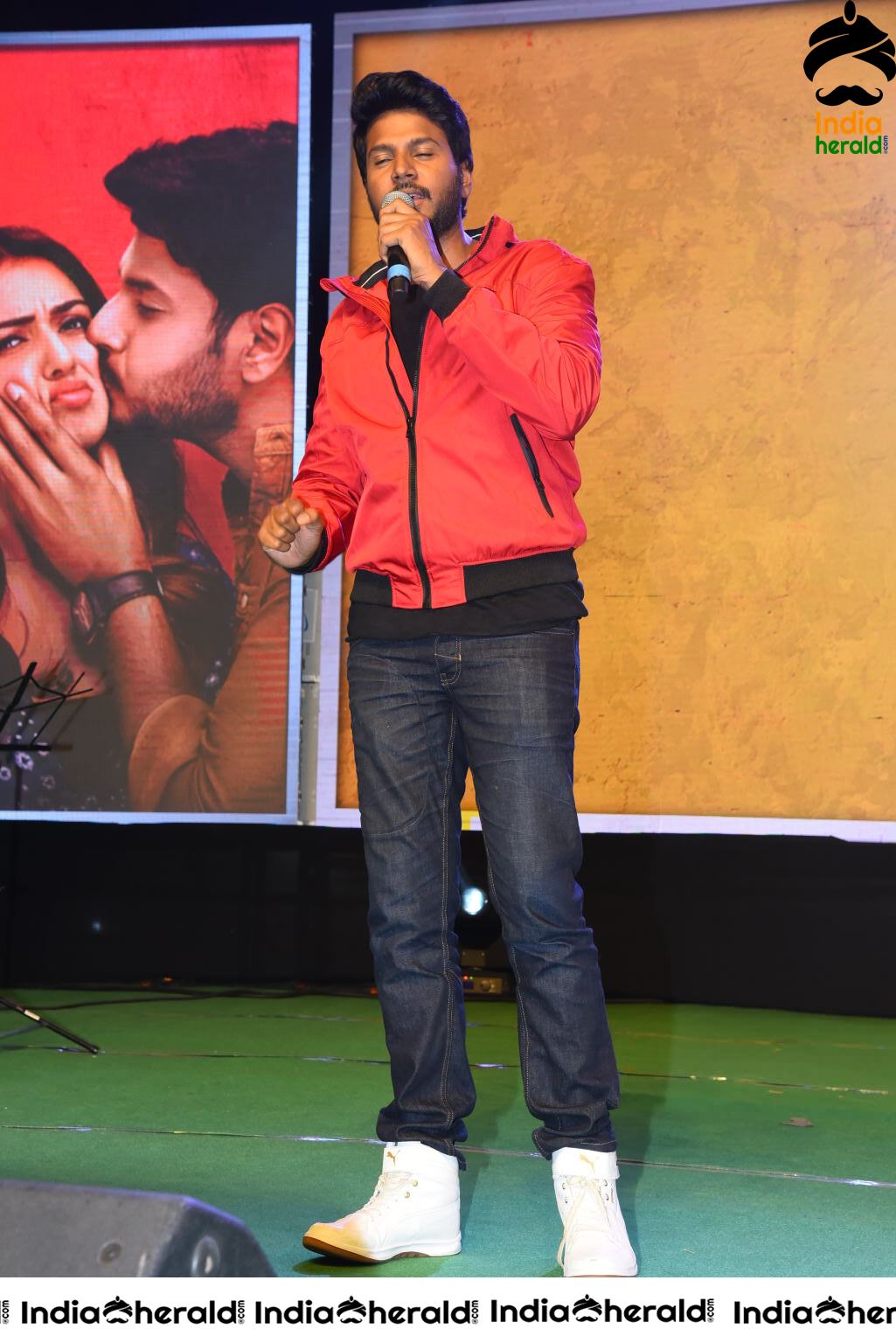 Actor Sundeep Kishan powerful speech before fans Set 1