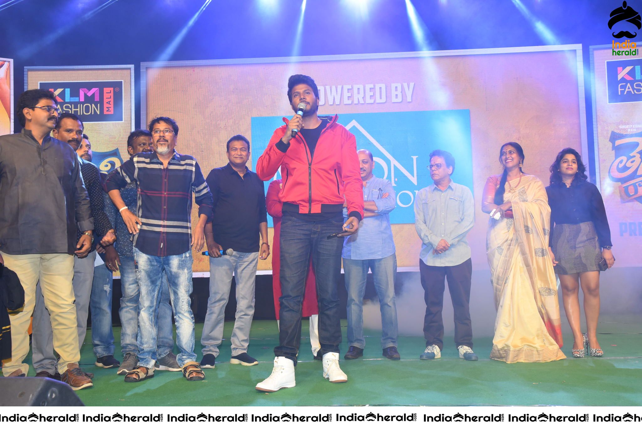 Actor Sundeep Kishan Taking Selfies with the Cast and the Crowd Set 1