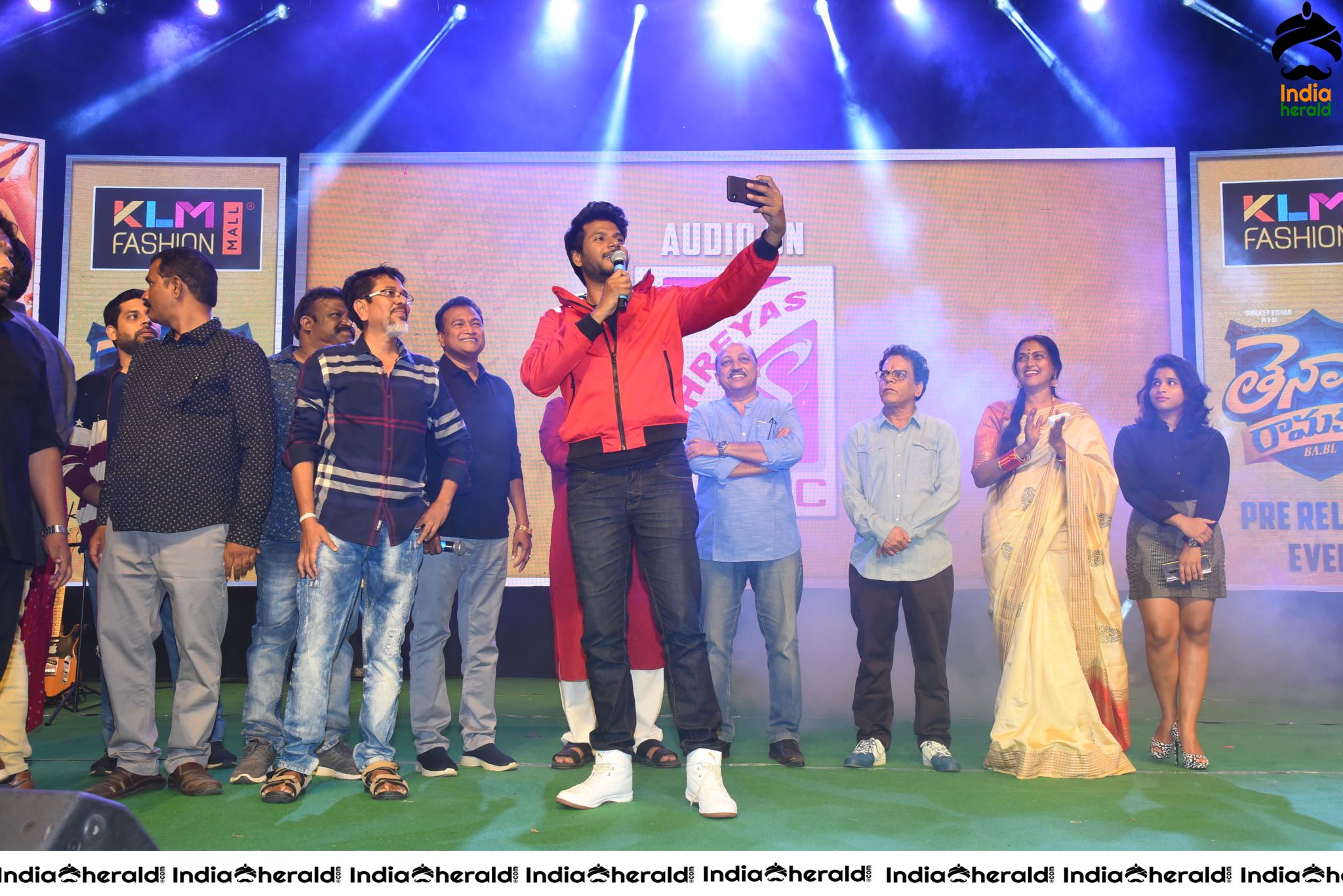 Actor Sundeep Kishan Taking Selfies with the Cast and the Crowd Set 1