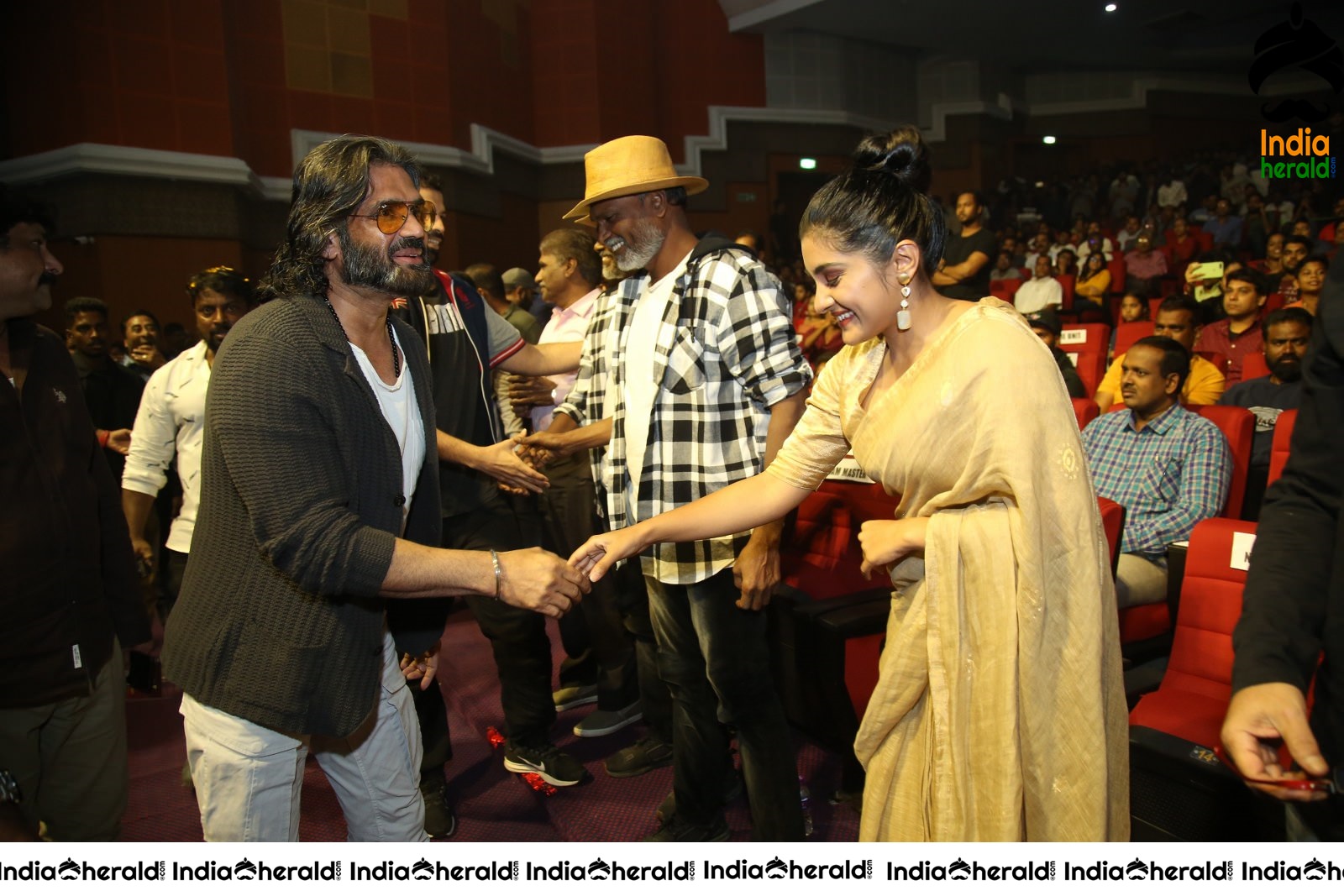 Actor Sunil Shetty enters Darbar Arena in Style Set 1