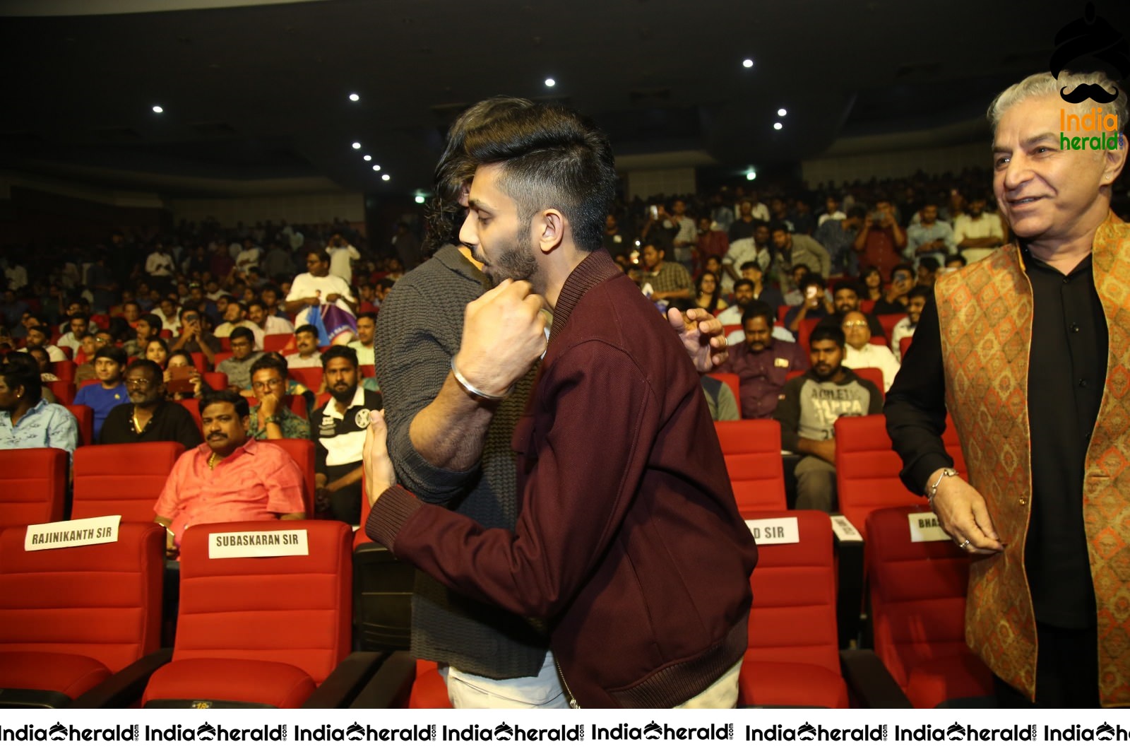 Actor Sunil Shetty enters Darbar Arena in Style Set 2