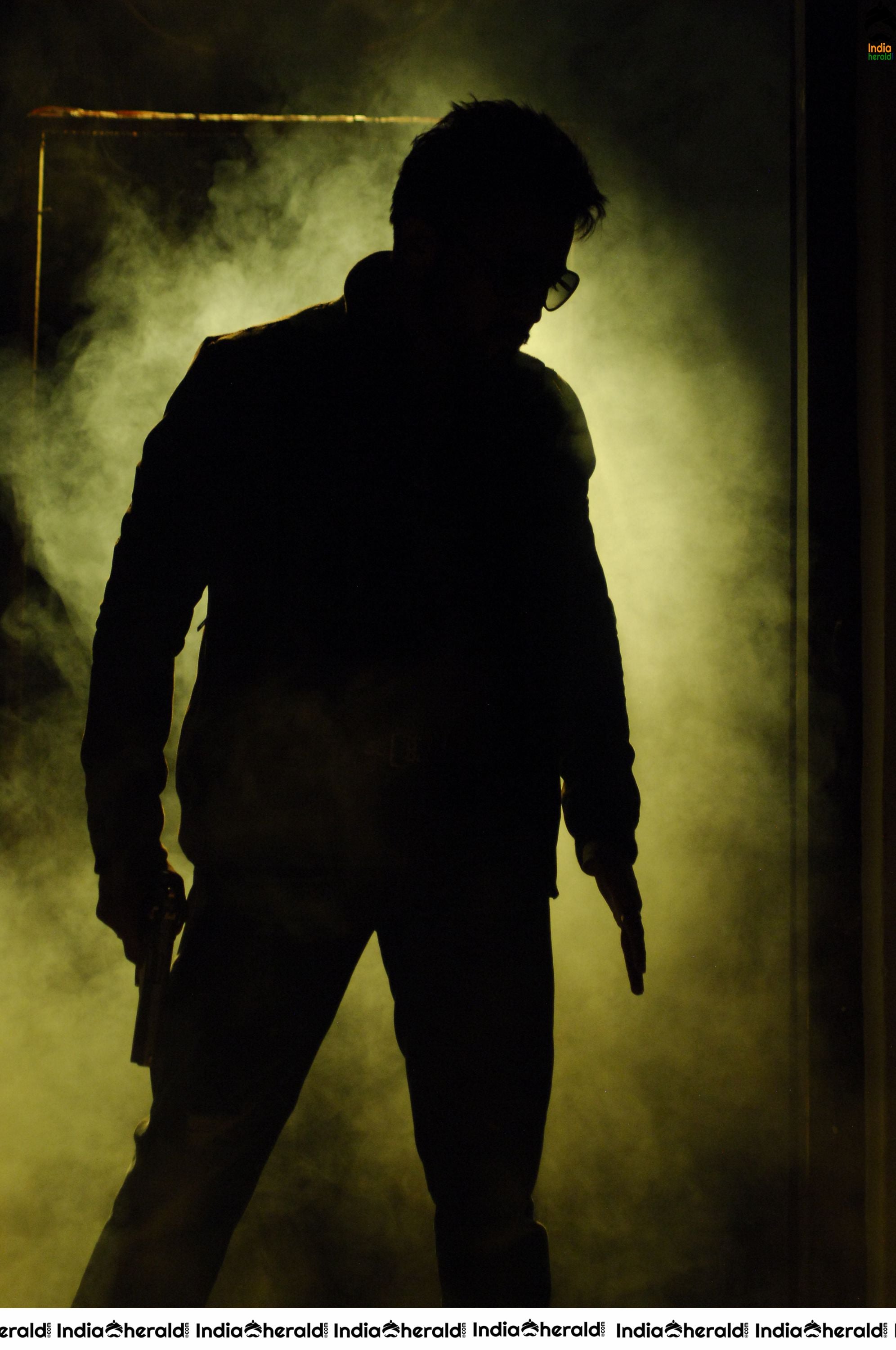 Actor Suriya Unseen Stylish Stills from Anjaan movie Set 1