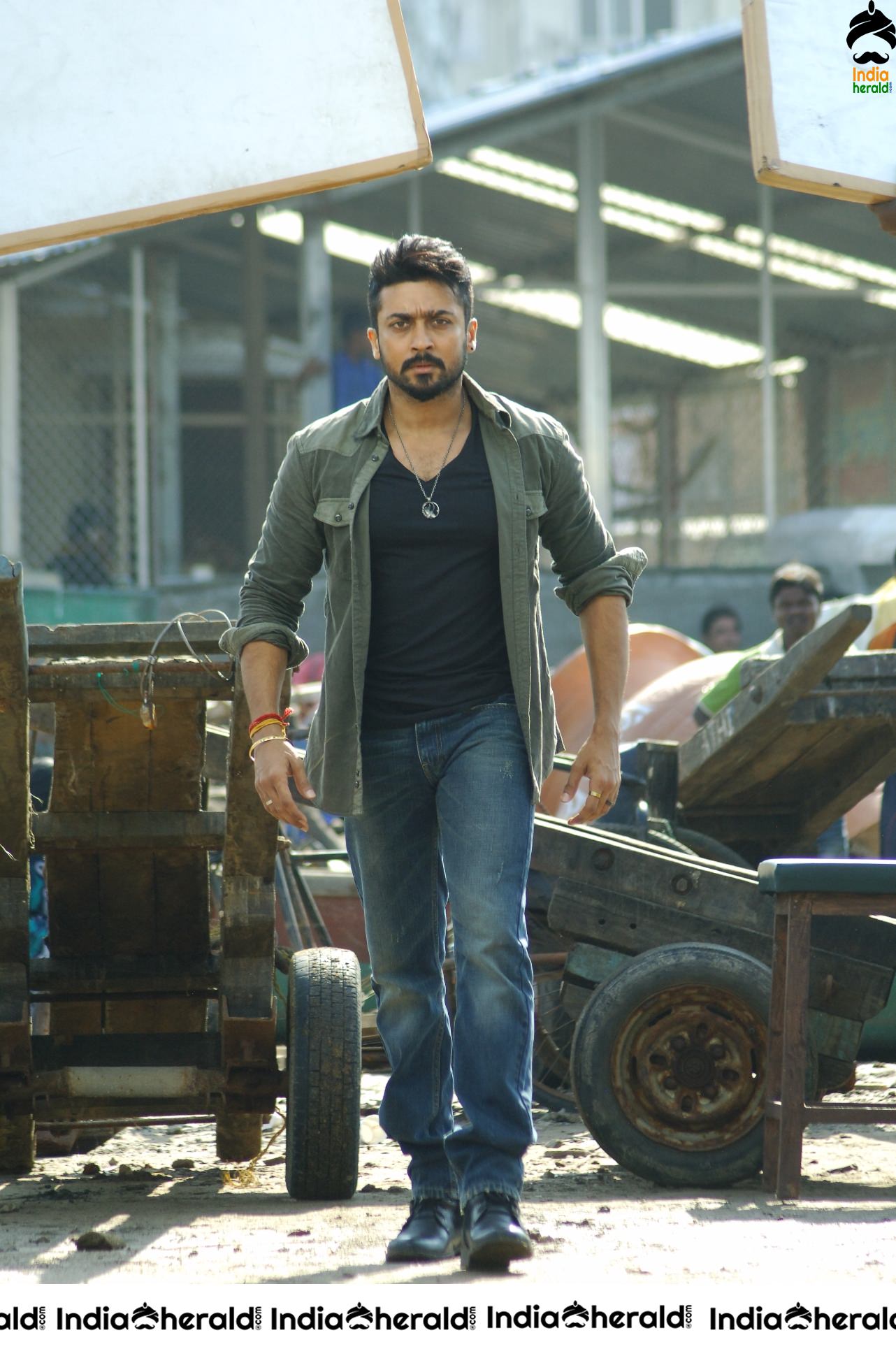 Actor Suriya Unseen Stylish Stills from Anjaan movie Set 1