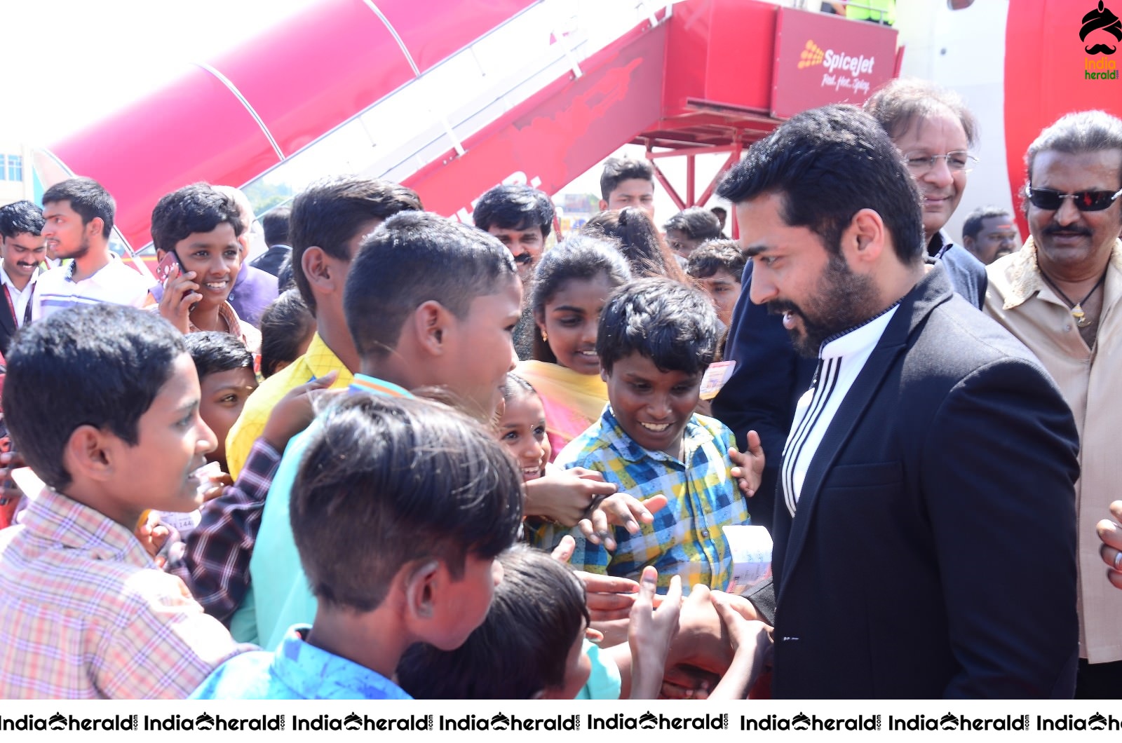 Actor Suriya with his Father Sivakumar takes under privileged Children in Aeroplane for Soorarai Potru Set 1