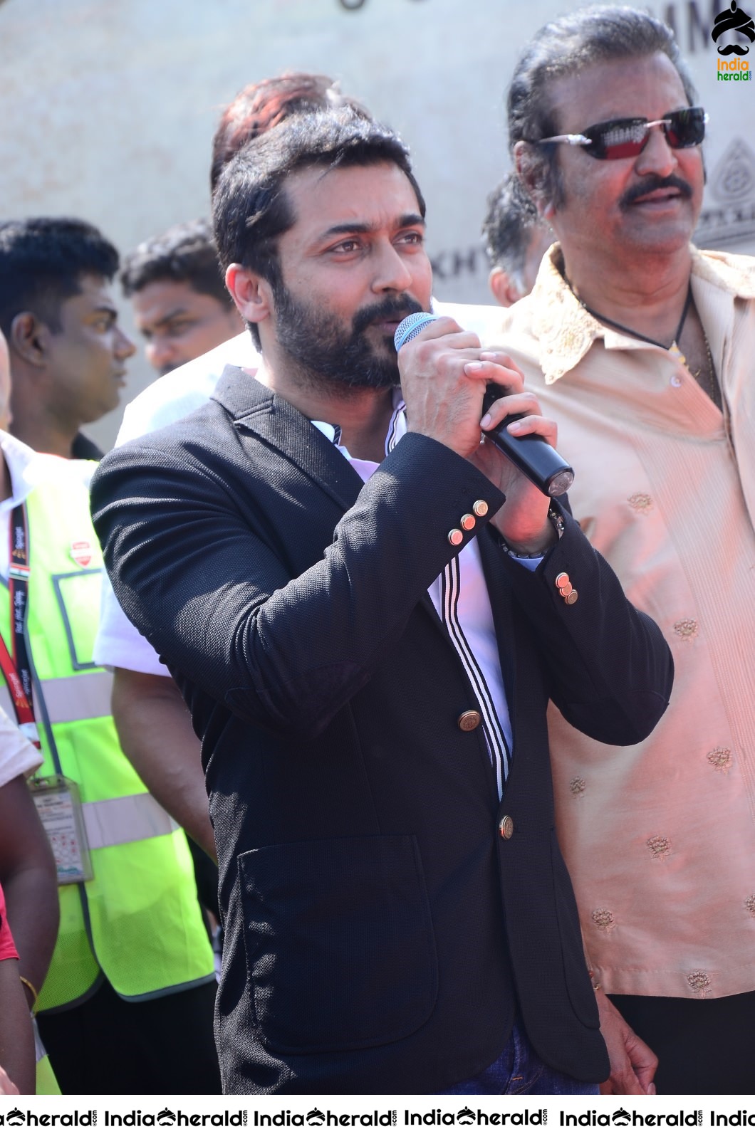 Actor Suriya with his Father Sivakumar takes under privileged Children in Aeroplane for Soorarai Potru Set 2