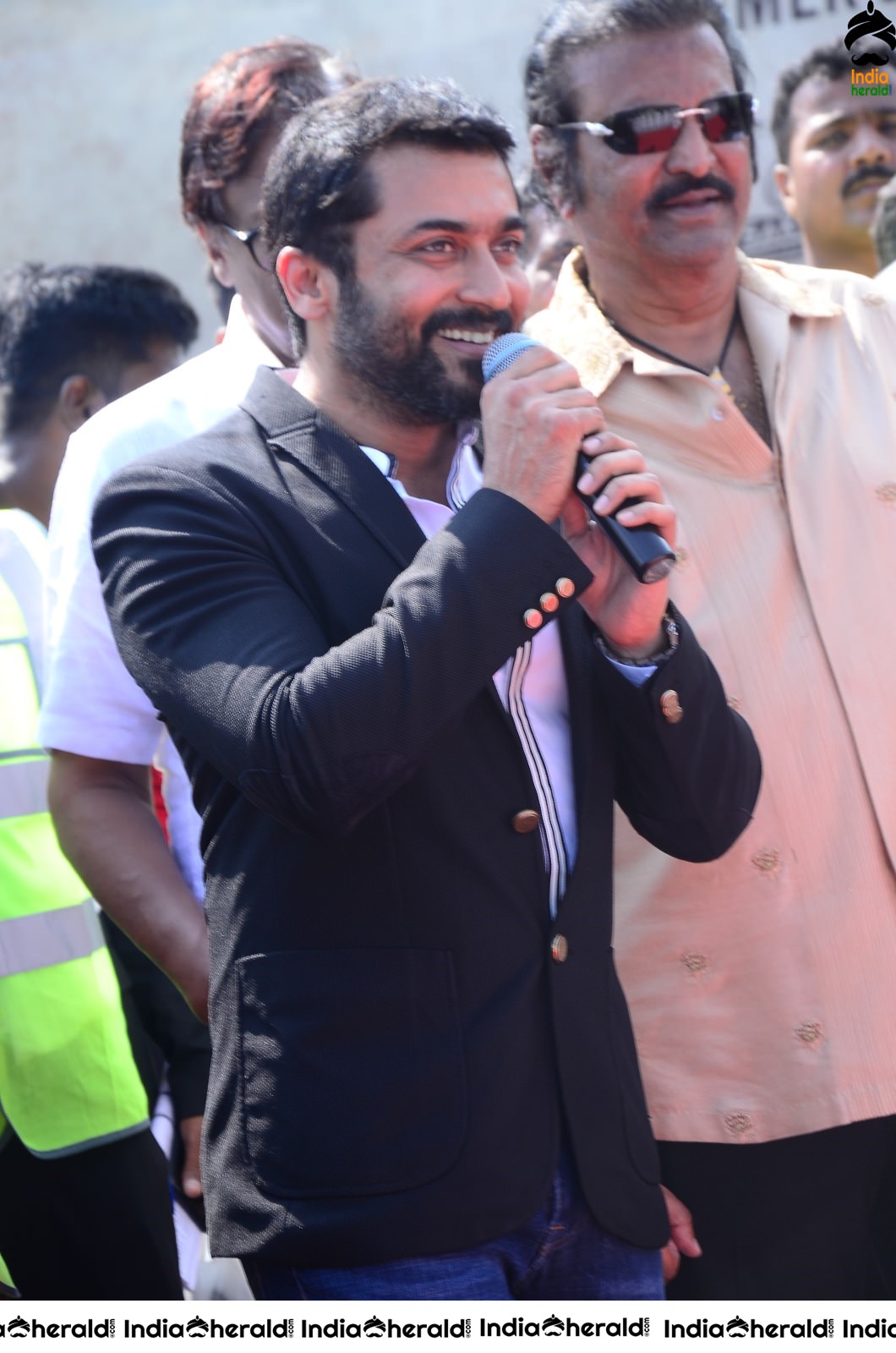 Actor Suriya with his Father Sivakumar takes under privileged Children in Aeroplane for Soorarai Potru Set 2