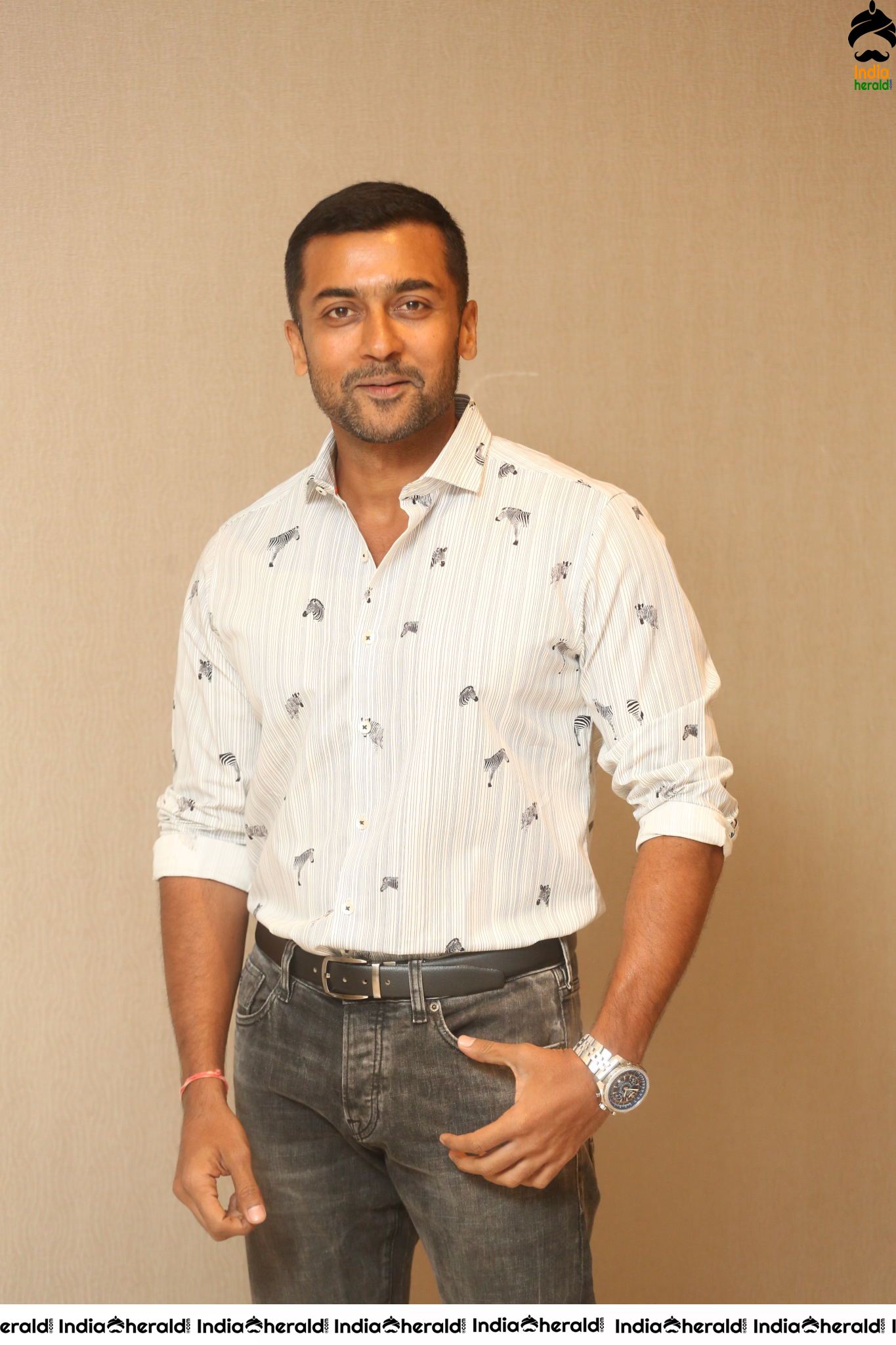 Actor SuryaSivakumar Latest Interview Stills Set 1