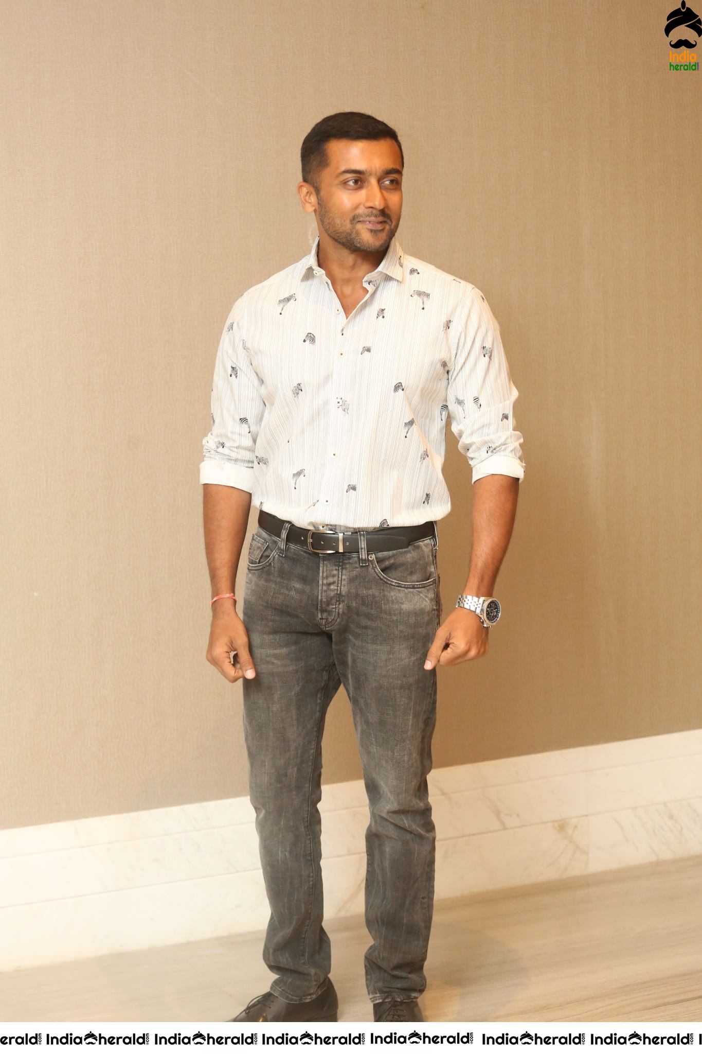 Actor SuryaSivakumar Latest Interview Stills Set 1