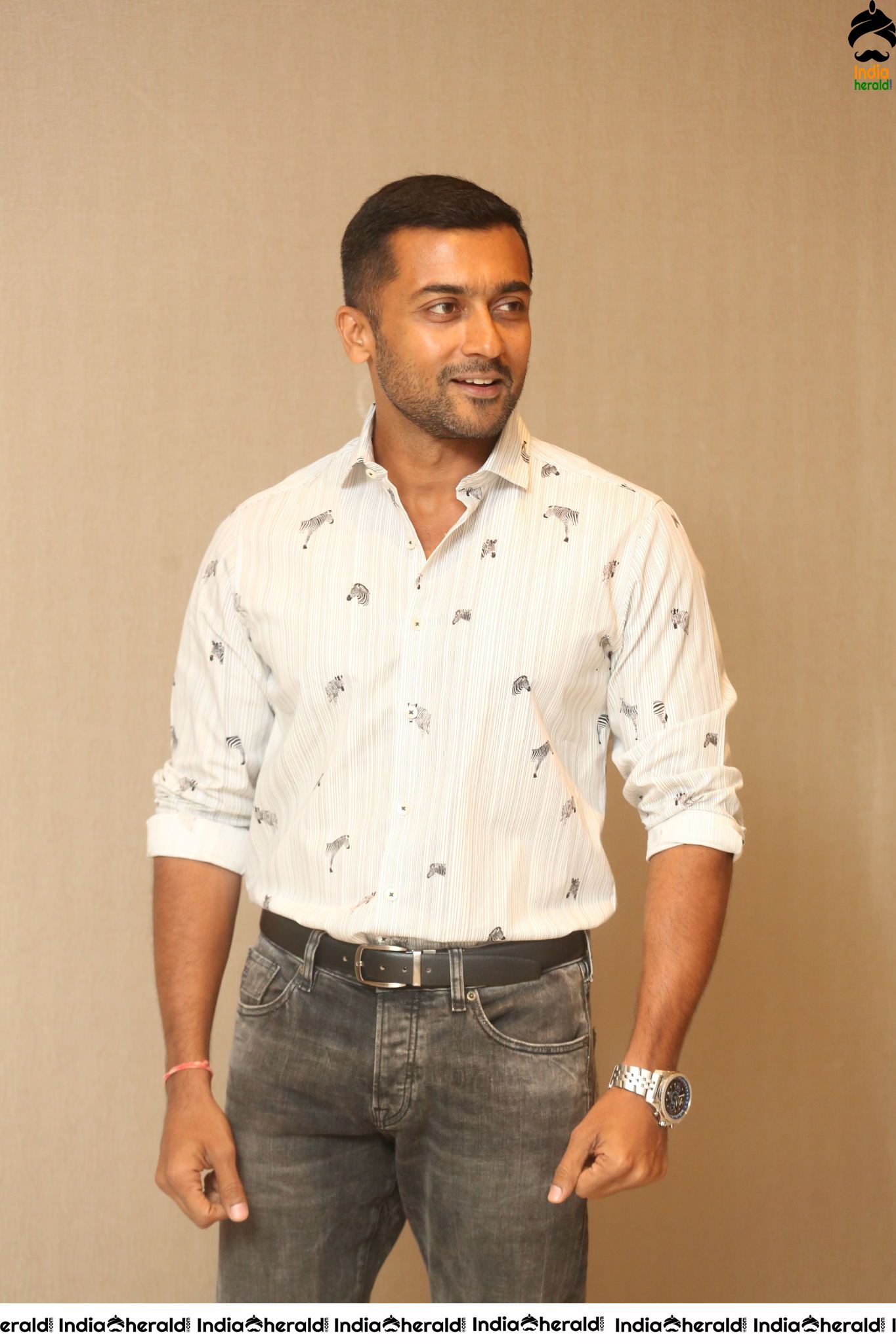 Actor SuryaSivakumar Latest Interview Stills Set 1