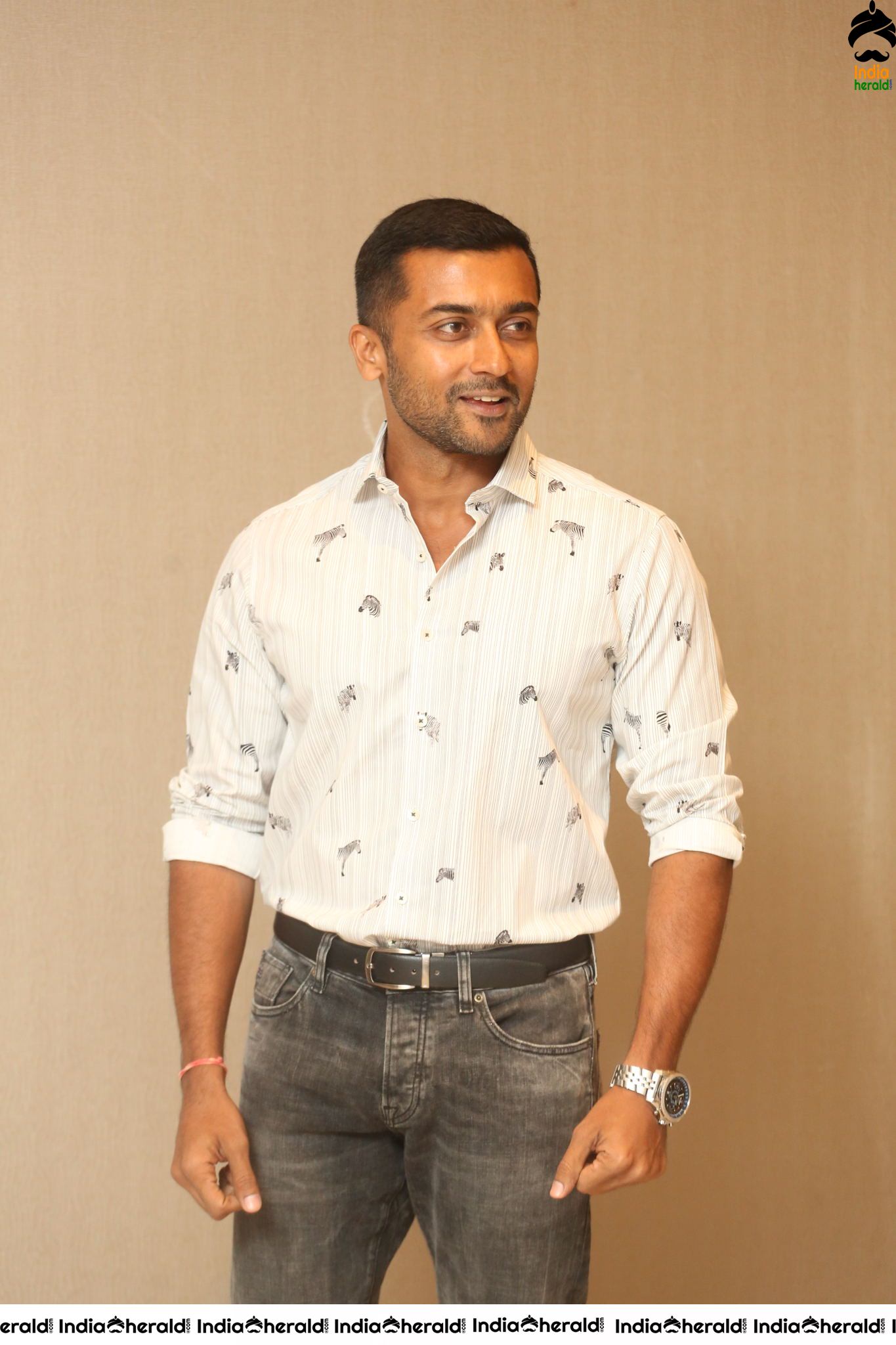 Actor SuryaSivakumar Latest Interview Stills Set 1