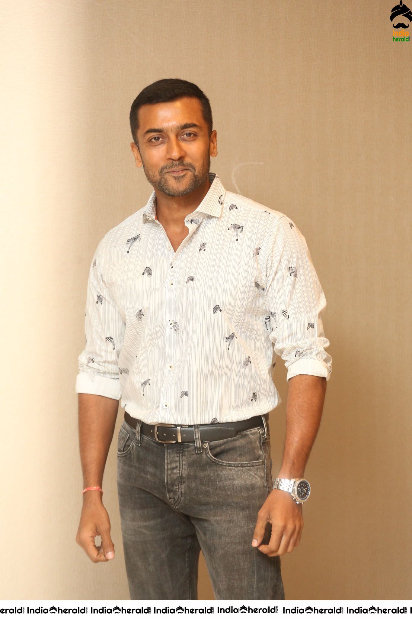 Actor SuryaSivakumar Latest Interview Stills Set 1