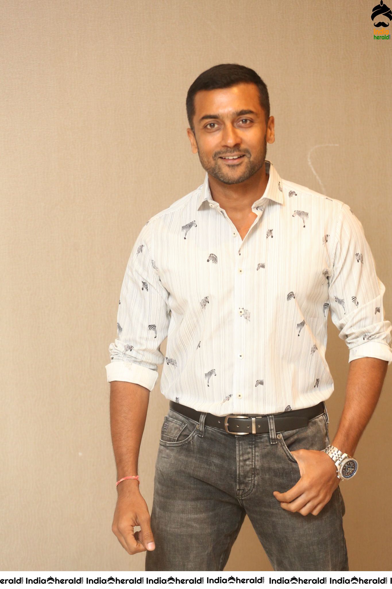 Actor SuryaSivakumar Latest Interview Stills Set 1