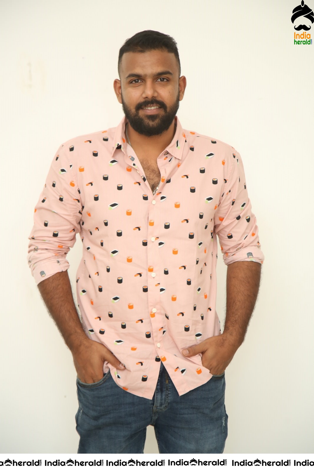 Actor Tharun Bhaskar Press Interview Photos