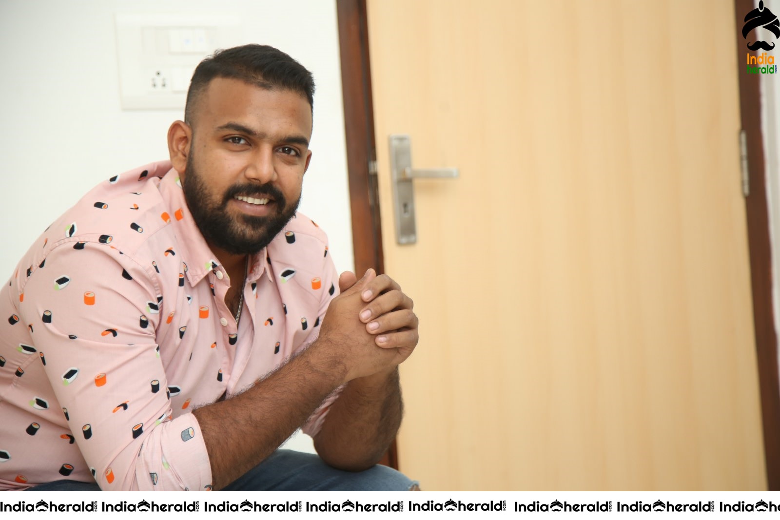 Actor Tharun Bhaskar Press Interview Photos