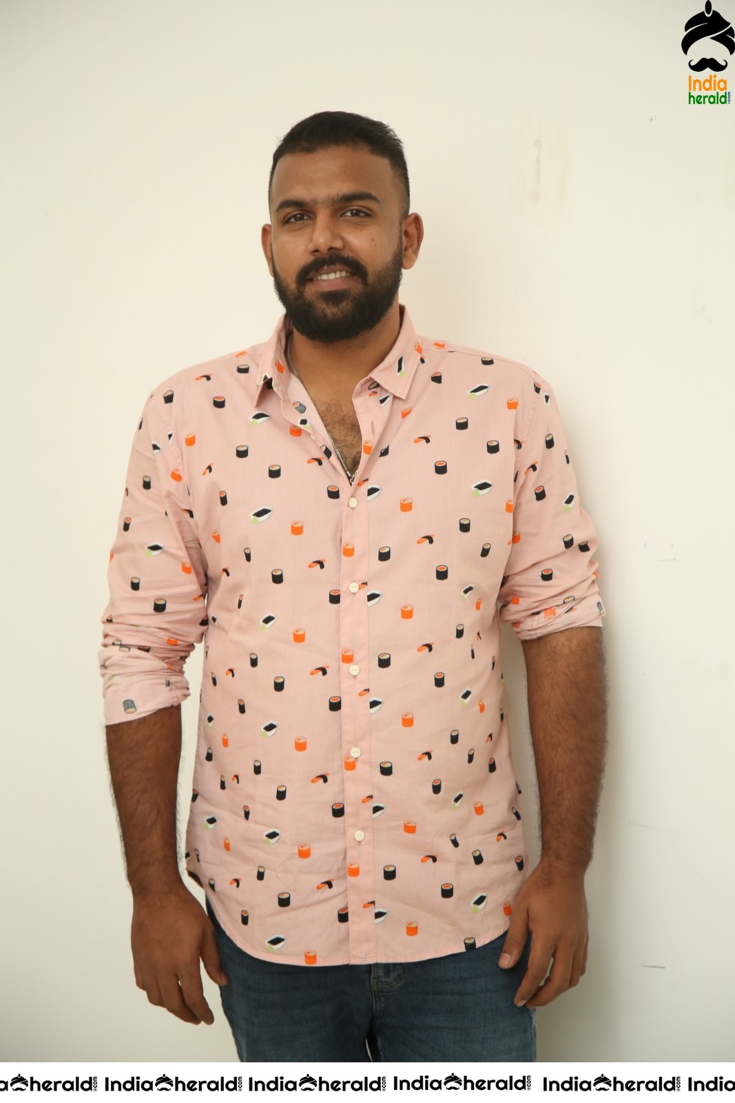 Actor Tharun Bhaskar Press Interview Photos