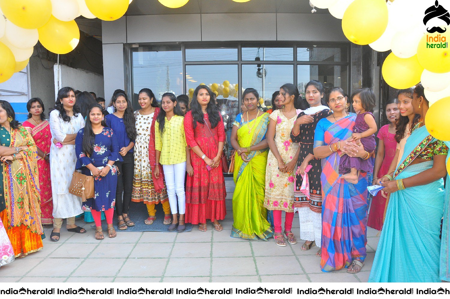 Actor Varun Sandesh inaugurates BeYou Salon at Kazipet Set 1