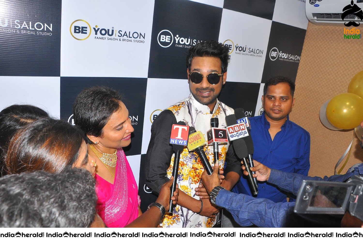 Actor Varun Sandesh inaugurates BeYou Salon at Kazipet Set 2