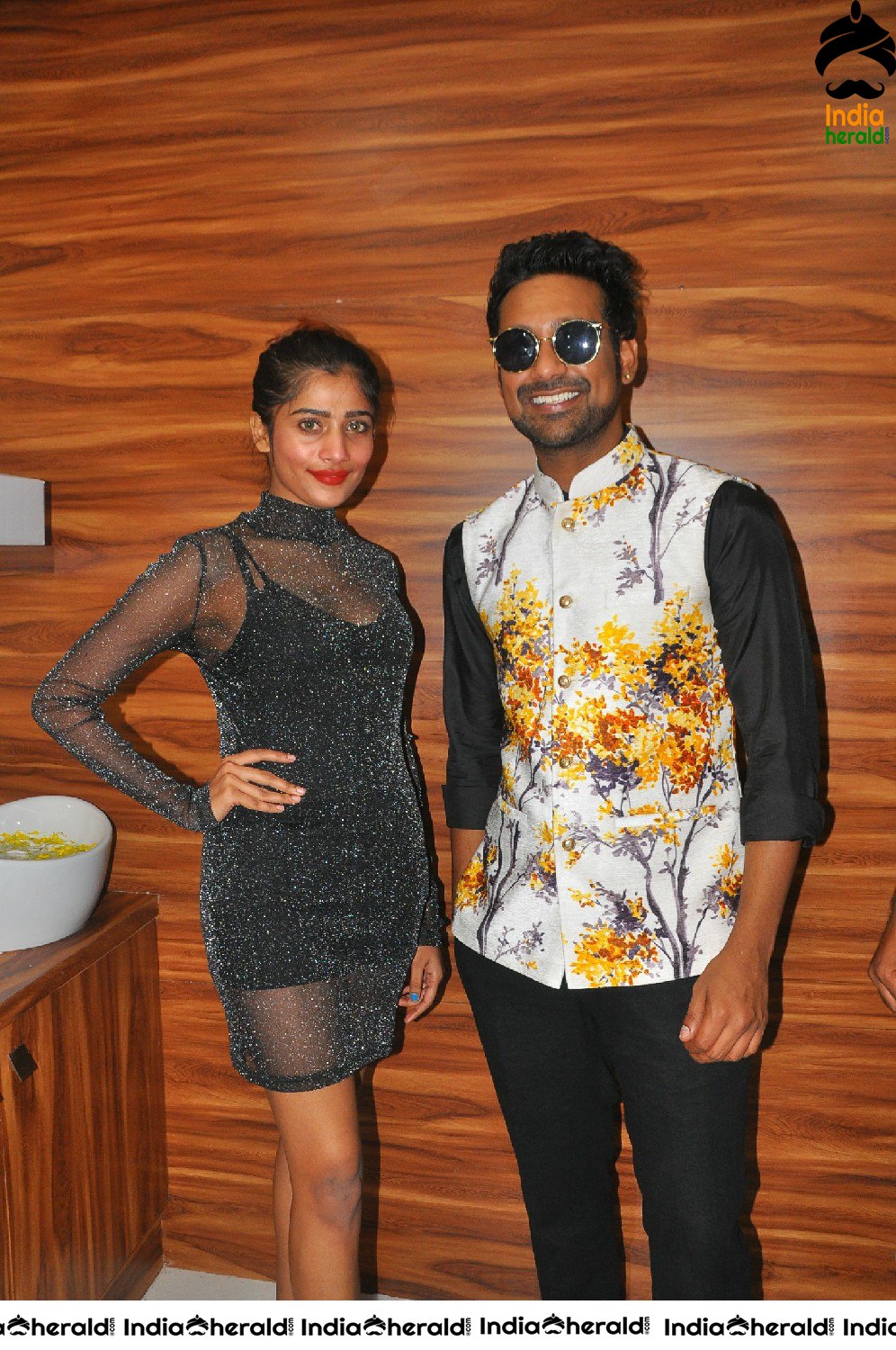 Actor Varun Sandesh inaugurates BeYou Salon at Kazipet Set 3