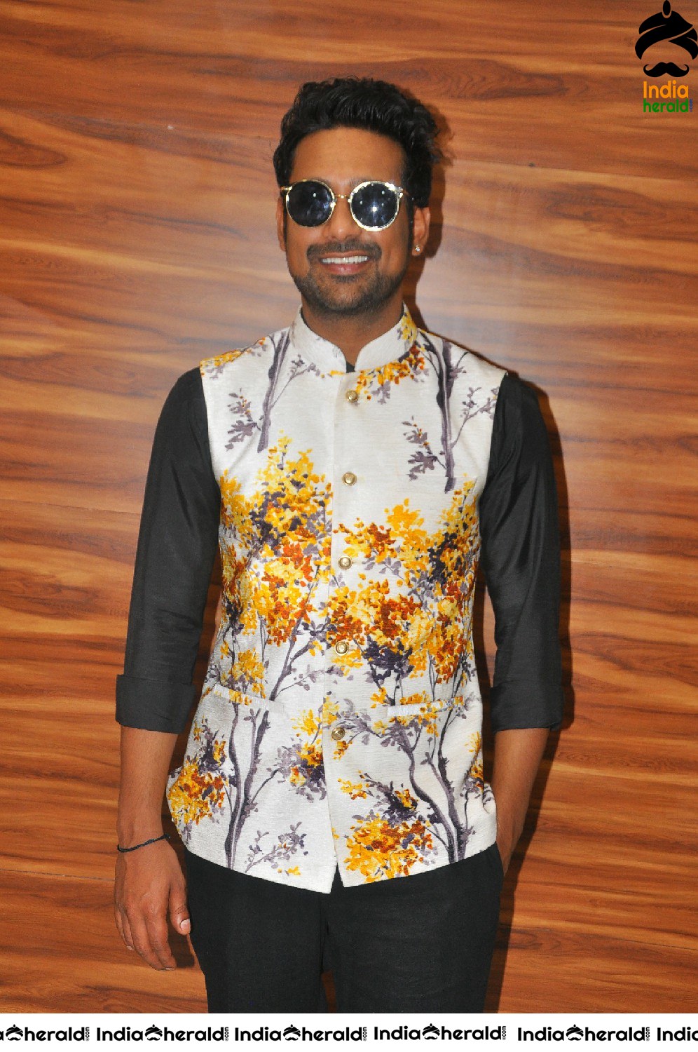 Actor Varun Sandesh inaugurates BeYou Salon at Kazipet Set 4