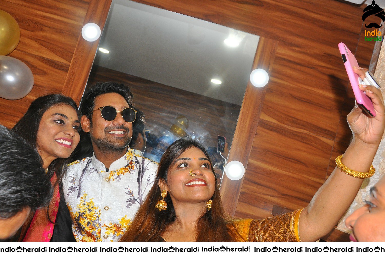 Actor Varun Sandesh inaugurates BeYou Salon at Kazipet Set 4