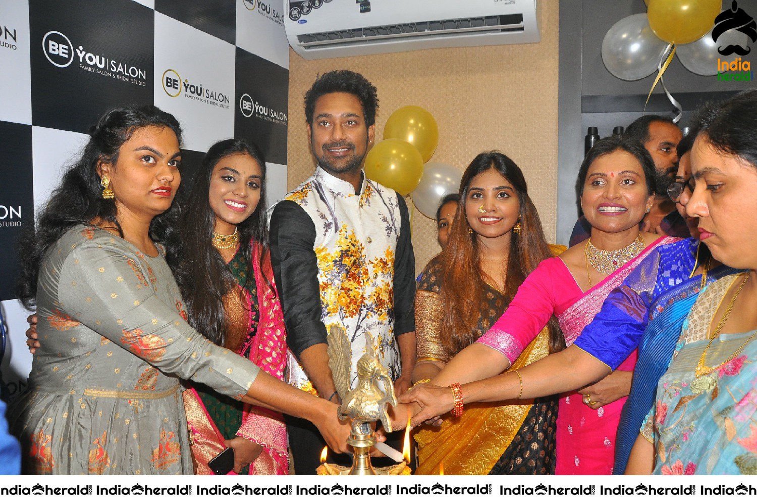 Actor Varun Sandesh inaugurates BeYou Salon at Kazipet Set 4