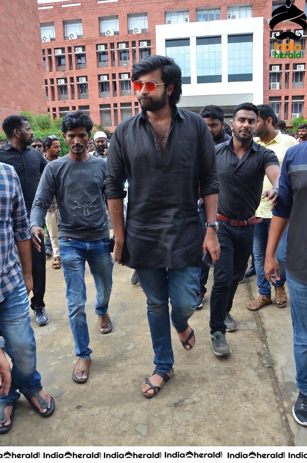 Actor Varun Tej At Vijayawada VVIT College Set 1