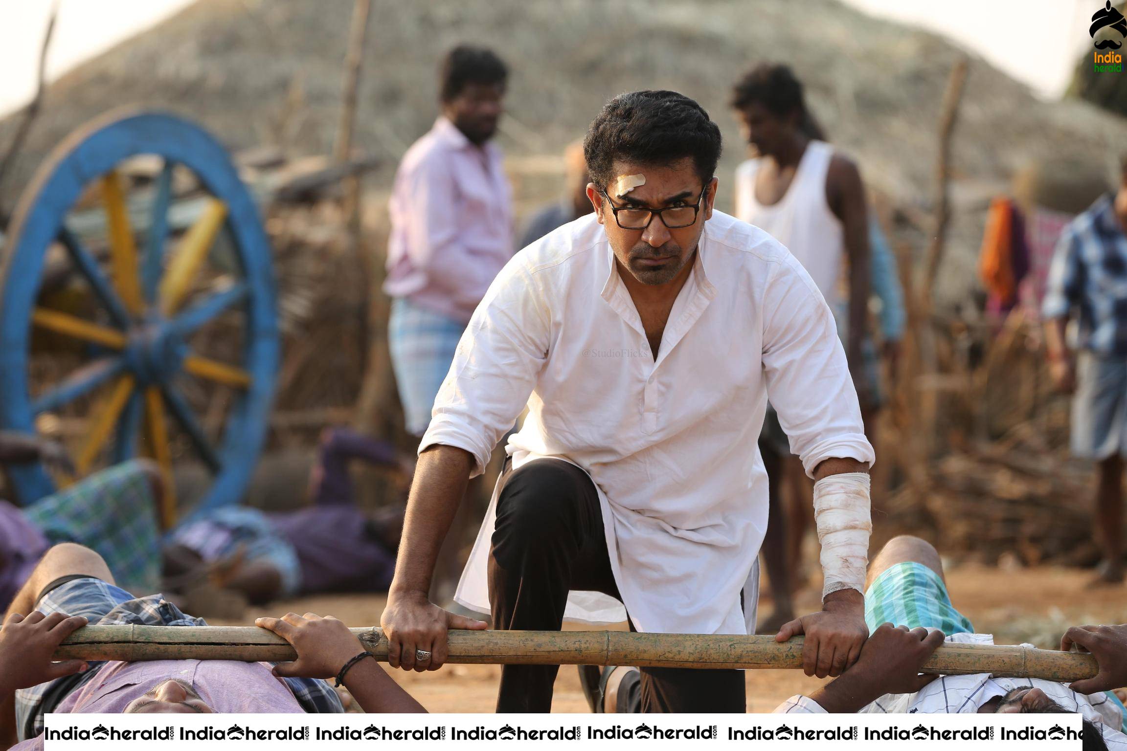 Actor Vijay Antony Photos from Khaali Set 1